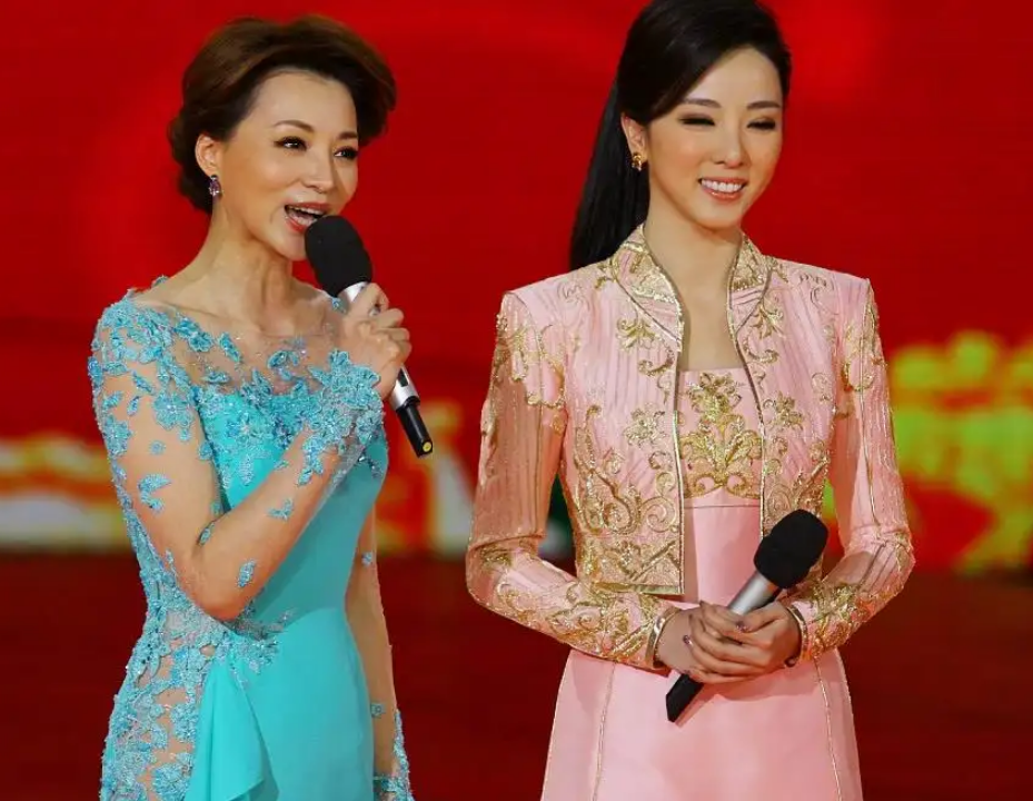 梦桐：曾因没钱买服装遭嘲讽，在央视工作25年，如今46岁活成这样