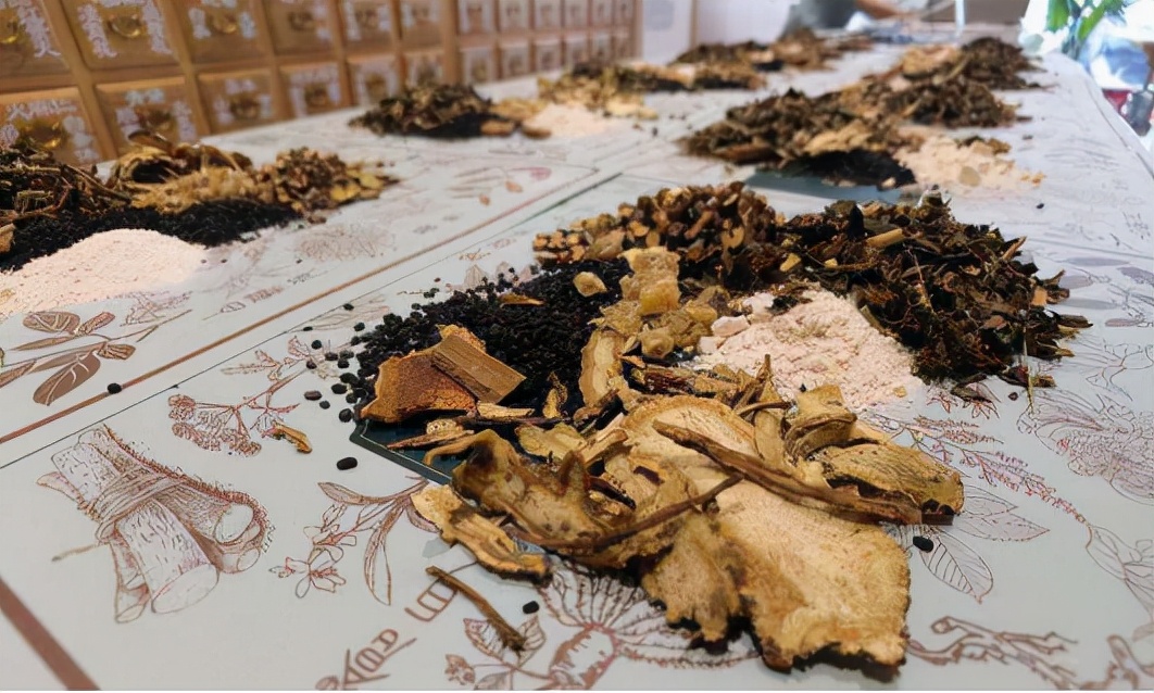 口腔有异味？可能是脾虚湿热！1个方子，健脾胃，祛湿热，除口臭