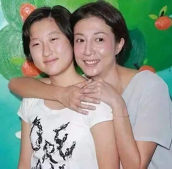 8位过气女明星窘况：卑微求工作，变脸被群嘲，徒留尴尬与心酸