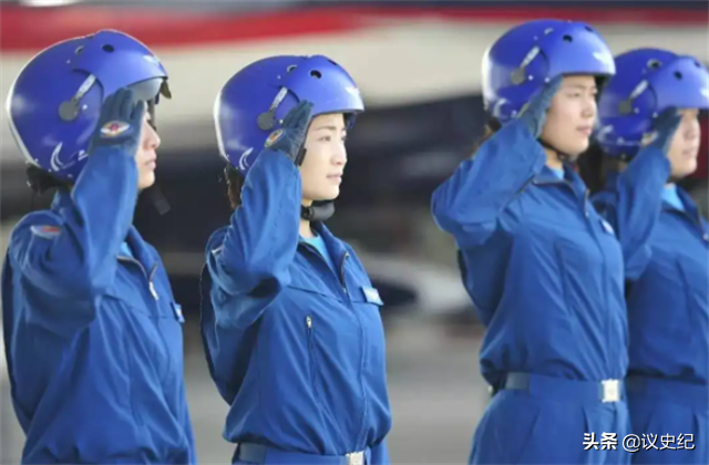 她是中国首个战机女飞行员，年仅30岁逝世，父母：交给党不后悔