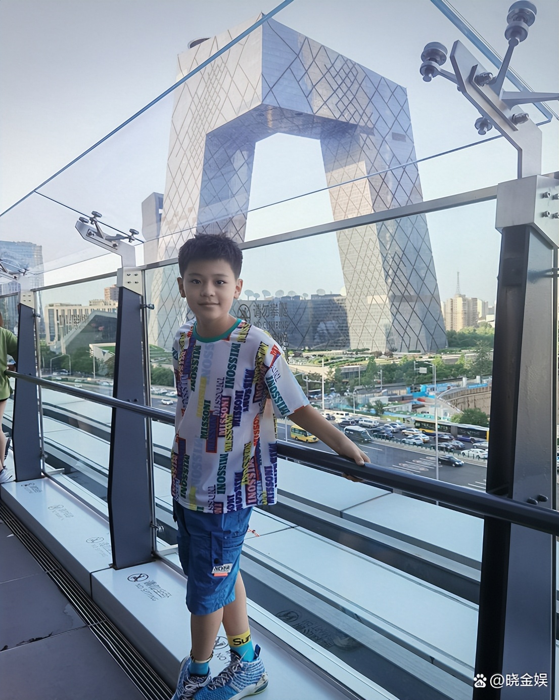 蔡国庆：儿子真争气，期末考试喜提“三好学生”和“全科免考证”