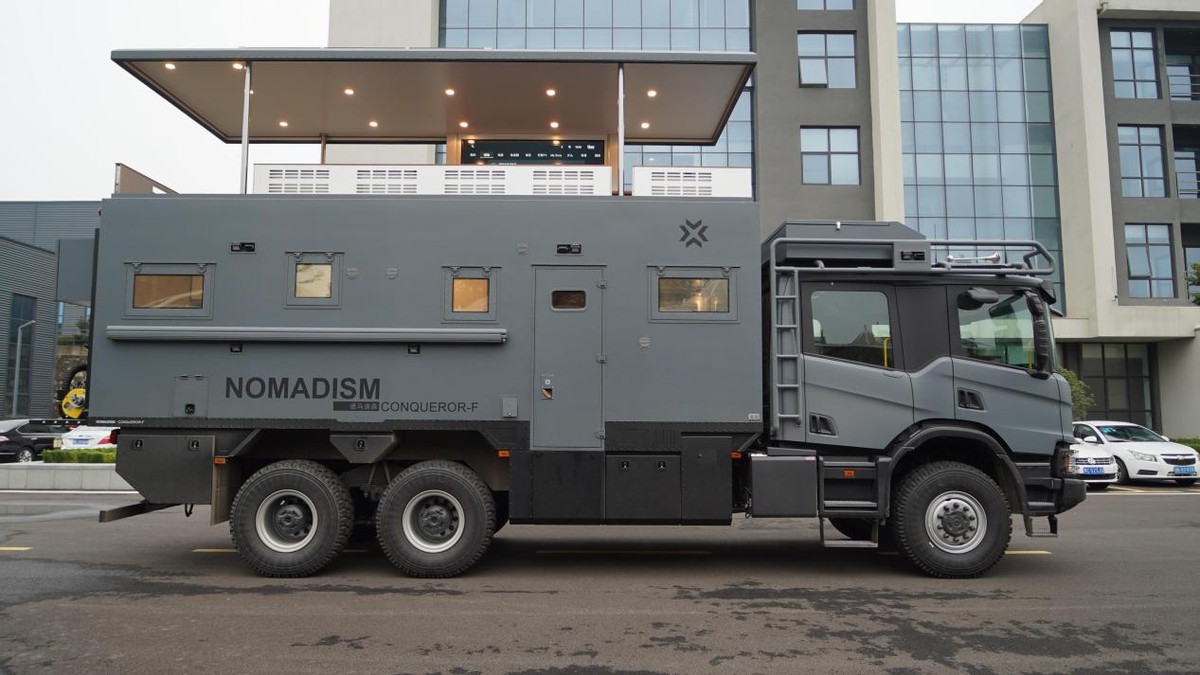 斯堪尼亚p500xt底盘豪华越野房车下