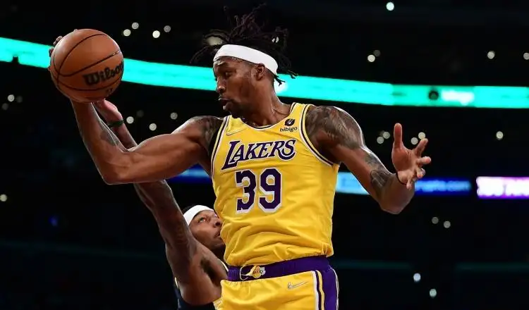 篮球的篮板(最新NBA历史篮板榜排名前100名 个人生涯总篮板数纪录 湖人4人上榜)