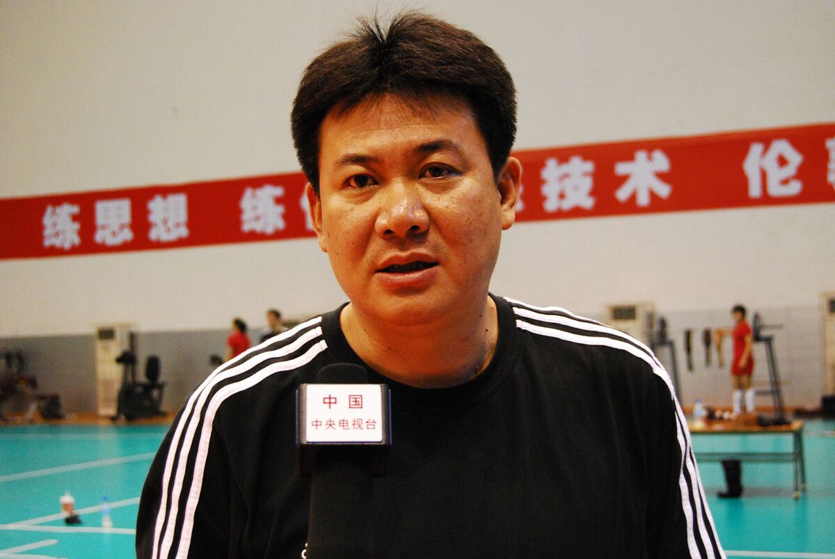 女排张常宁凸出（变化好大！张常宁久违现身，面容憔悴+身材走样，球迷：认不出了）