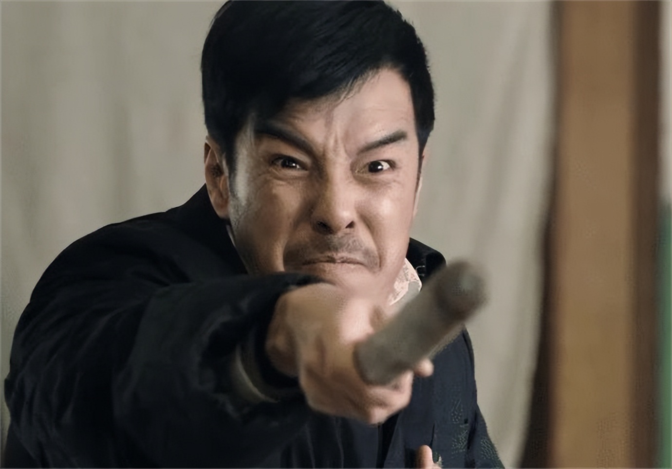 演员海一天:荧幕中是让人恨得牙痒的"坏人",生活中却是好丈夫