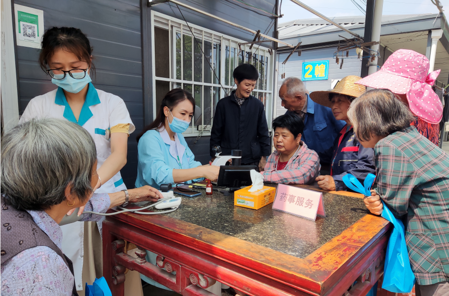 零距离享专业服务 南浔区“送药进村”来到村民家门口