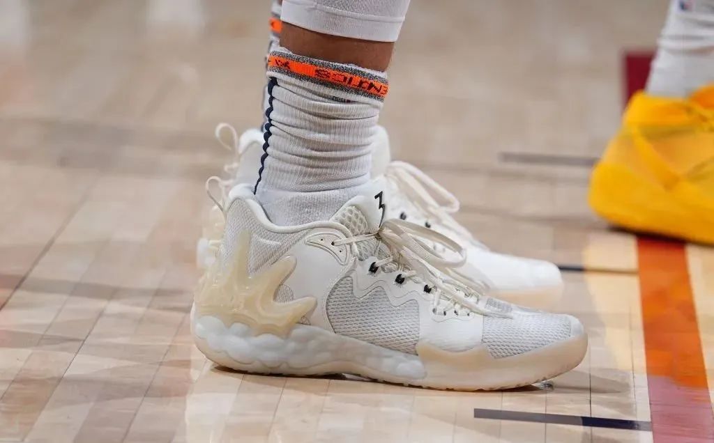 nba哪些球星穿aj(nba球员上脚:塔克穿aj12佩顿配色,杜兰特的kd15来了)