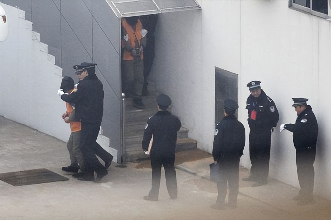 注射死刑是什么药(在枪决现场,为什么要准备一台救护车?