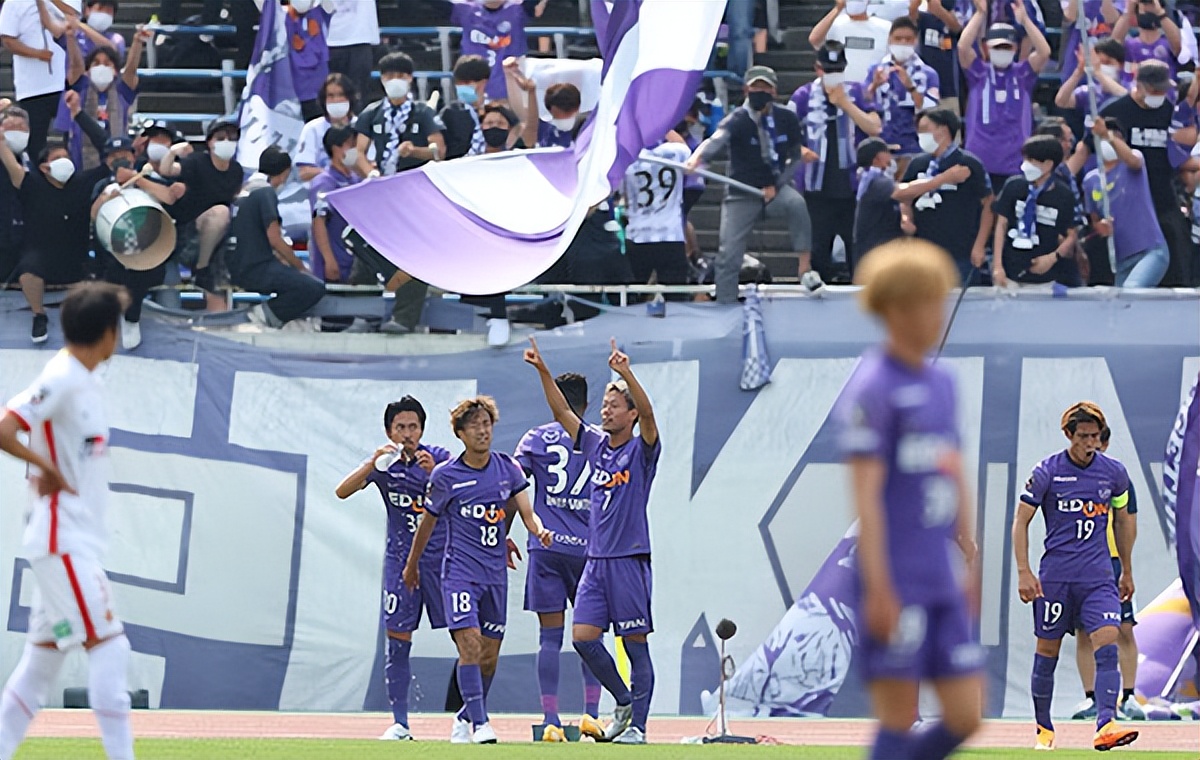 广岛三箭对横滨水手比赛球员状况(广岛三箭VS横滨FC 广岛三箭新人成长迅速 横滨FC兵强马壮剑指升班)