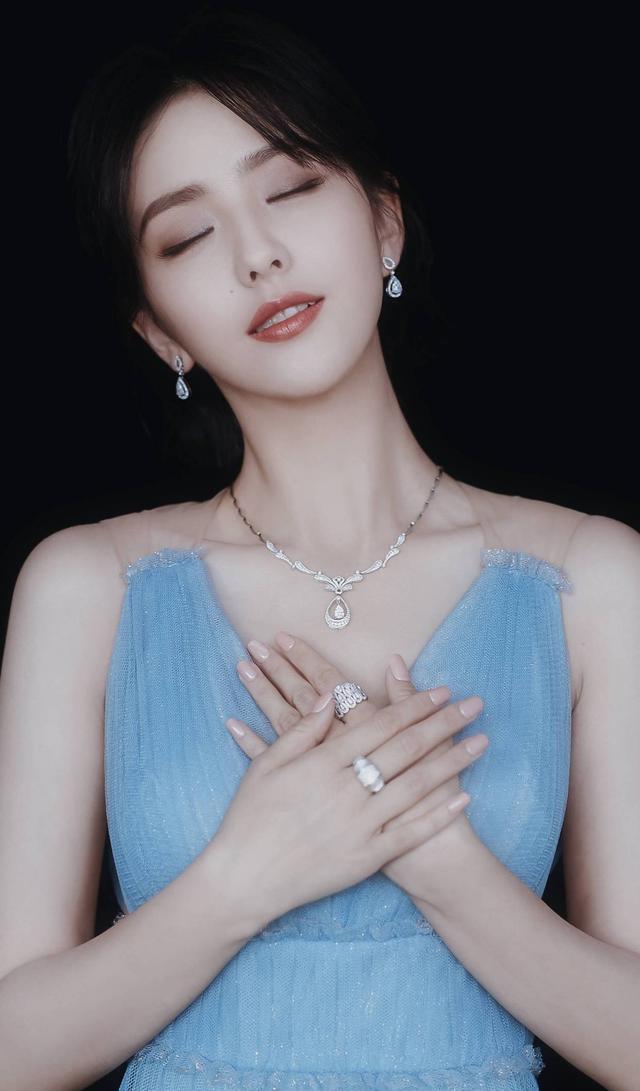 陈思诚为前妻庆生!晒佟丽娅性感美照,网友:不怕小女友吃醋?