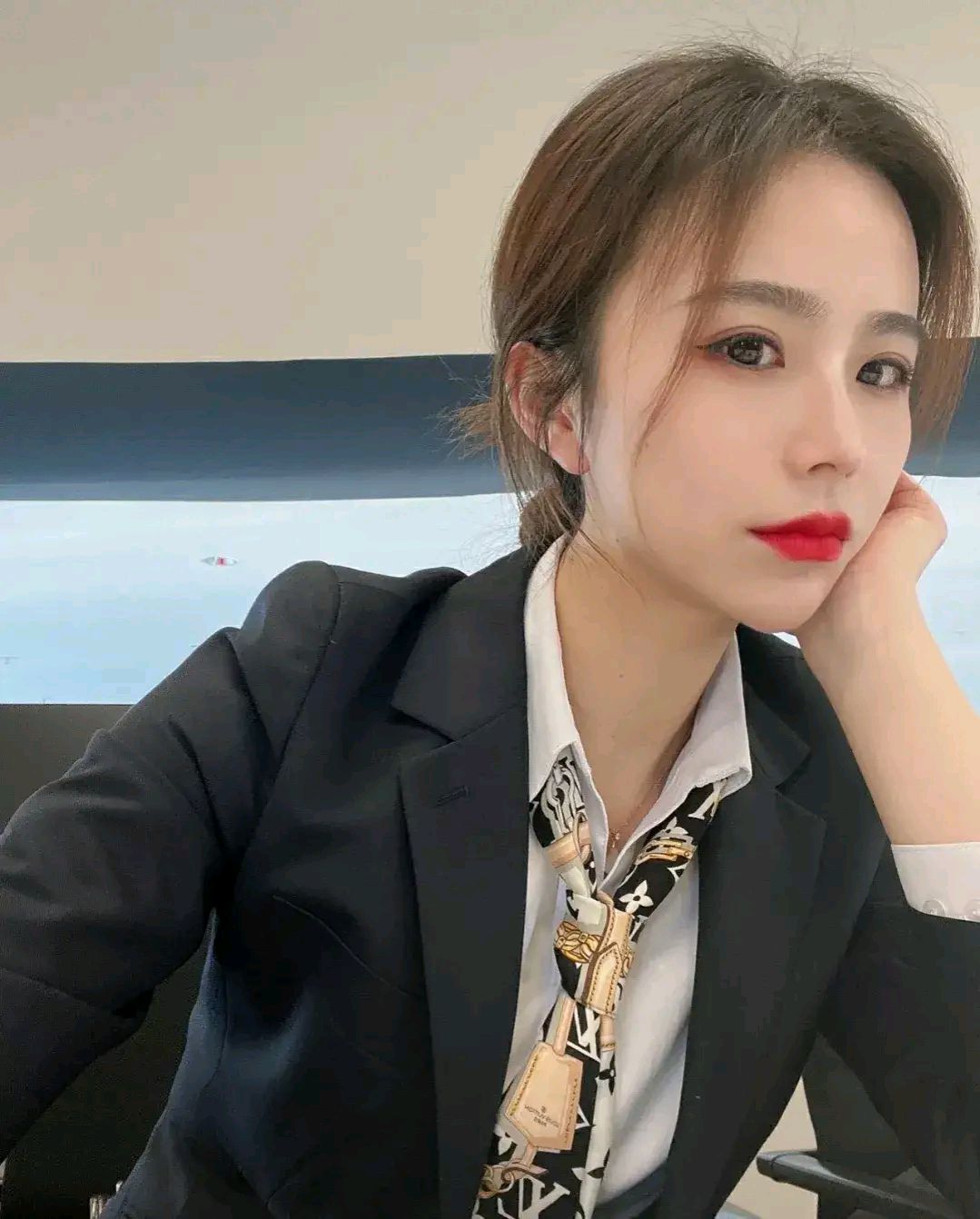 一房地產銷售曬工資！年薪近四十萬，讓人有點意外