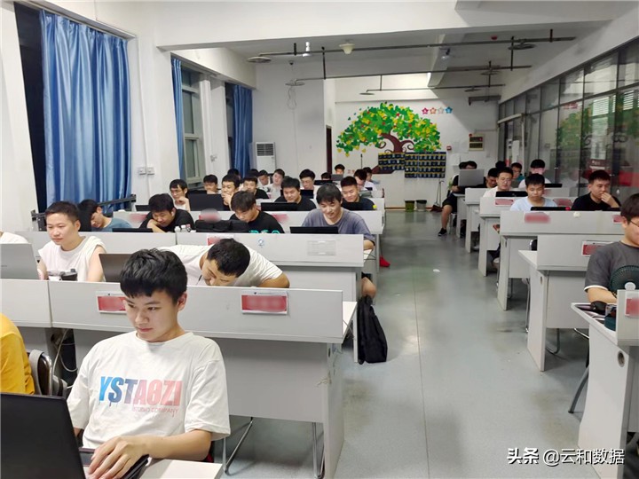 郑州Web前端培训哪家好？学完工资能有多少钱？