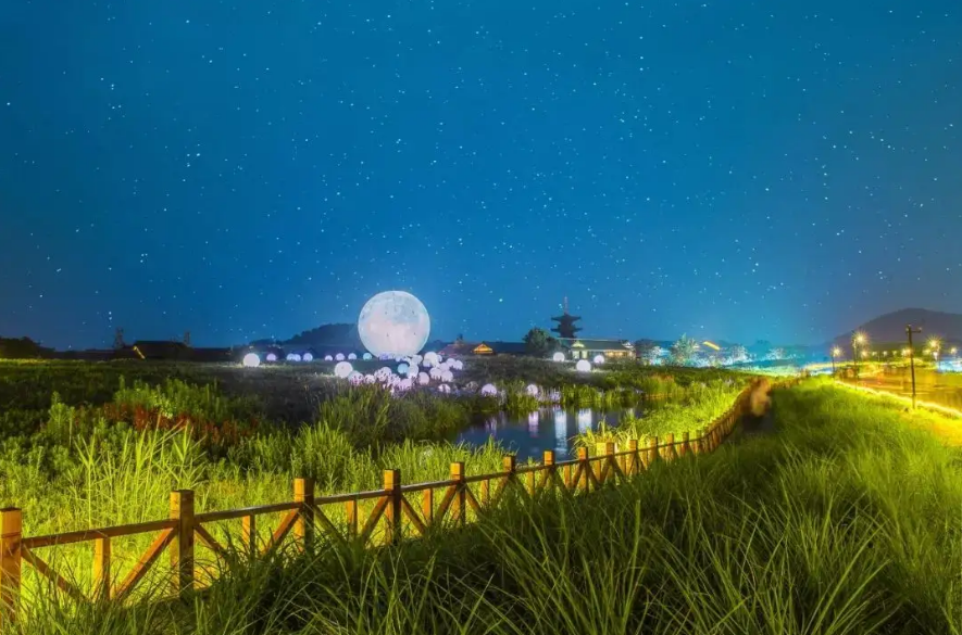 十二首古人描写夏夜的诗词，看古人如何仰望星空，触笔成荫