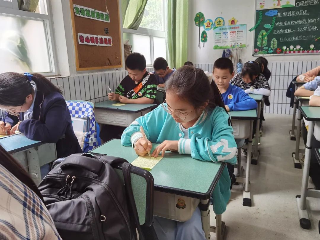 光阴的故事——天府新区白沙小学开展毕业班心理团辅活动