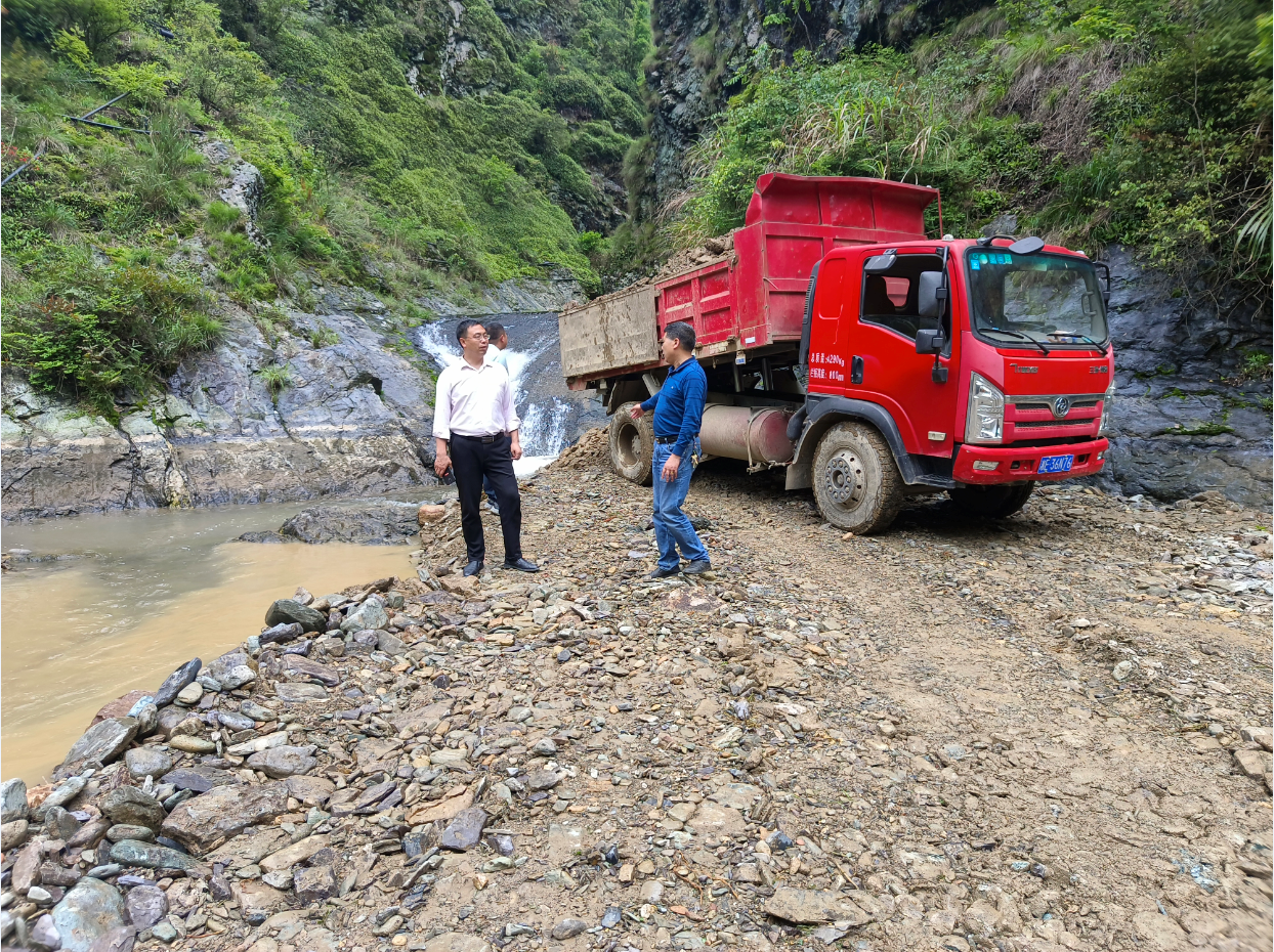 岩口镇深入开展防溺水高风险水域整治行动