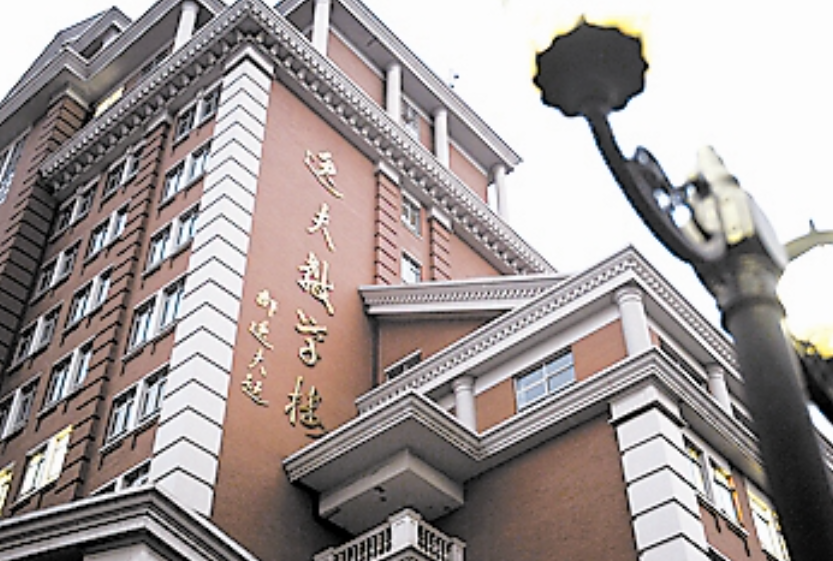 “大善人”邵逸夫，4个儿女全部和他断绝关系，谁也不想继承遗产