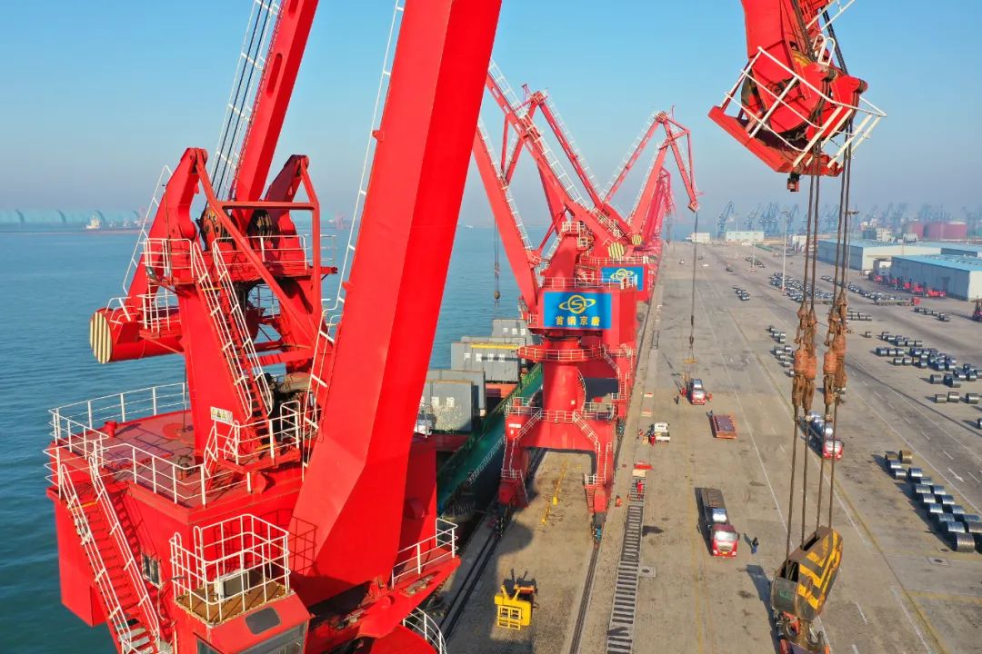 烧烤店外，起底“土豪”唐山