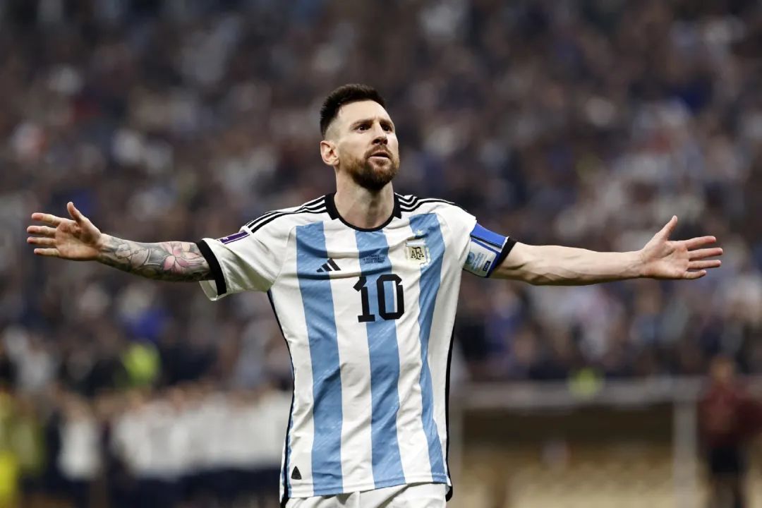 马丁内斯帽子戏法（你所有的辉煌都比不上今日）