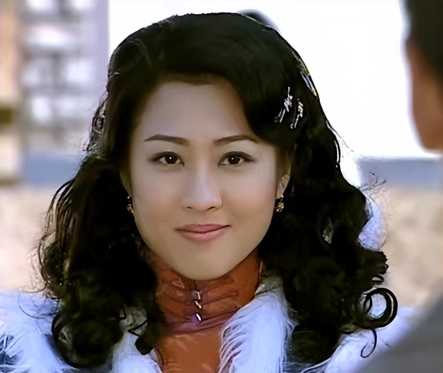 胭脂水粉国语(《胭脂水粉》之汪晓晴,走错的一步要付出一生的代价)