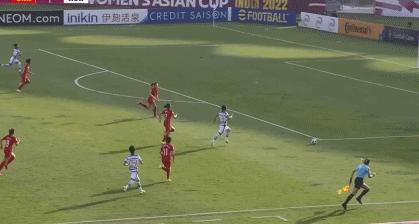 半场战报-对手首次射正即进球，后卫失误送点！中国女足0-2韩国