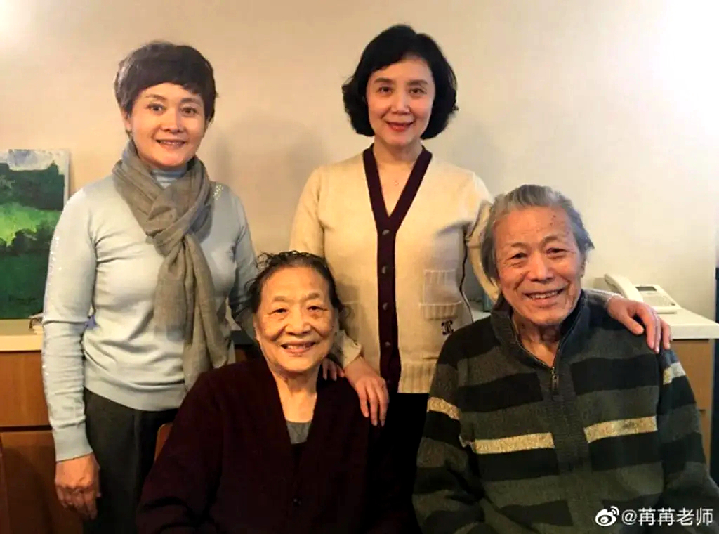 《县委大院》中,曾红极一时的丛珊,张世会,严晓频跑龙套,无奈