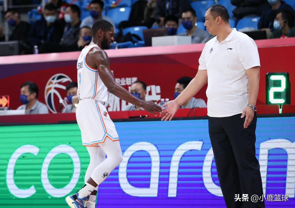 山东男篮外援最新消息（正式官宣！山东男篮裁掉水货外援，41+6超外被激活，王晗保八争四）