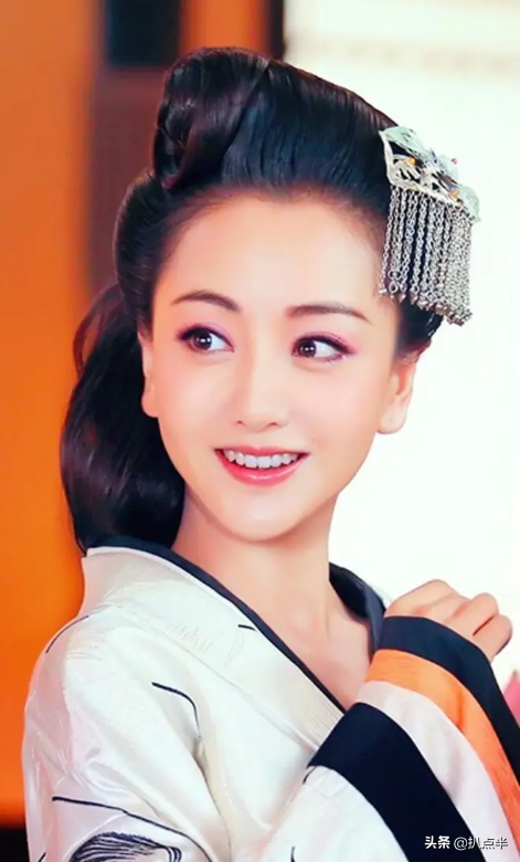 云南女星有多美？这10位各个集“彩云之南”灵气，杨蓉才排第二