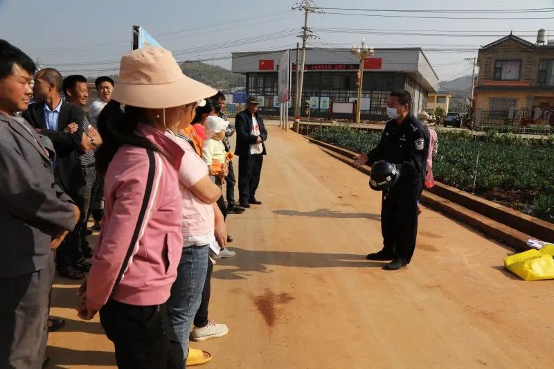 美丽乡村行丨陆良：让交通安全知识在田间地头“响起来”