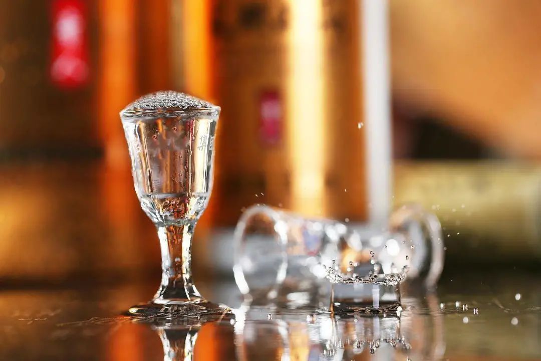 说说关于品酒师的事儿配图「暖心」 _qq说说网