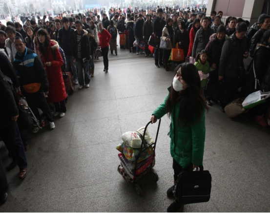 坐火车返乡的乘客注意了！实名制后再添新要求，每张车票都需要