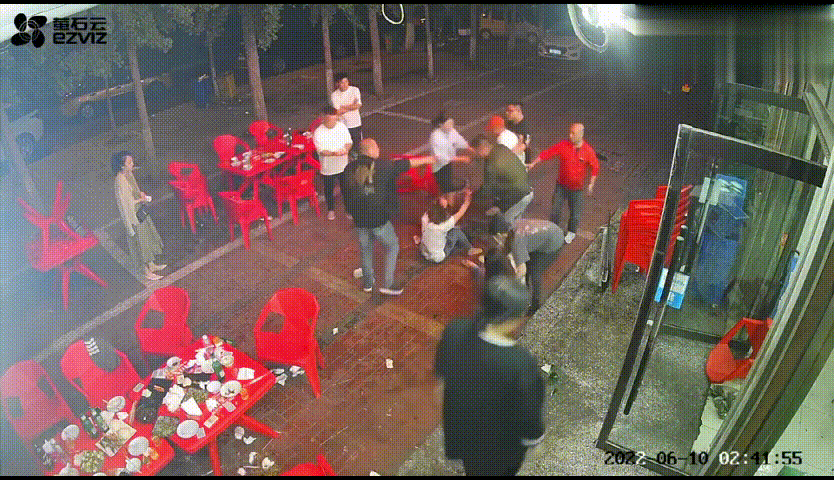 唐山打人案9人全落网：施暴者身份曝光，谁给他的底气如此猖狂？