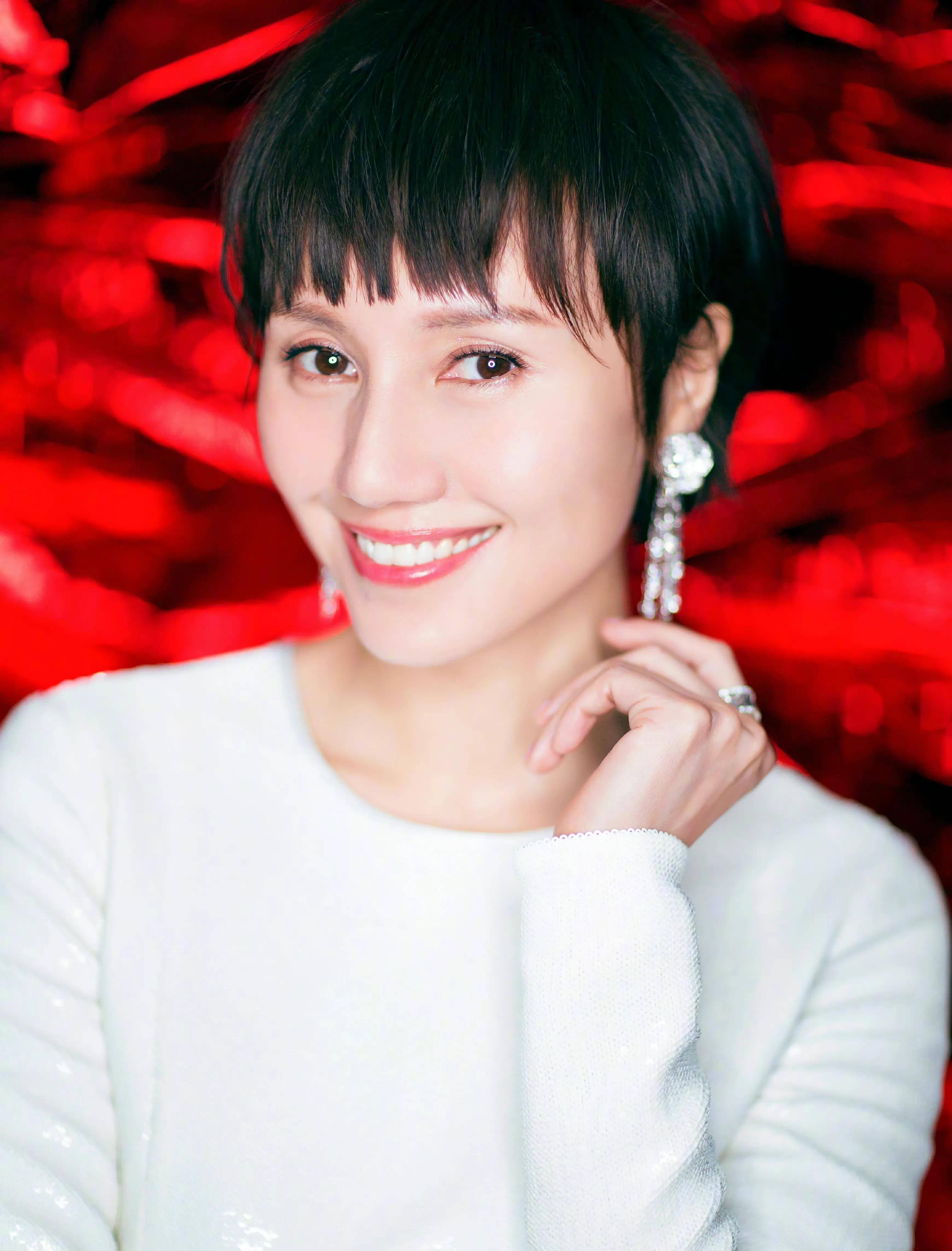 苦追苗圃20年无果,又追求袁泉被拒,王大治凭啥让董洁爱上自己?