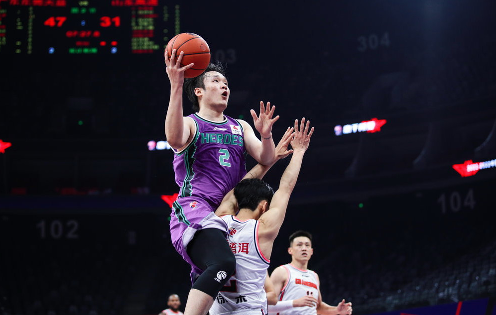 小丁为什么退出nba(丁彦雨航再遭弃用！杜锋不选择小丁，主要有2方面原因)