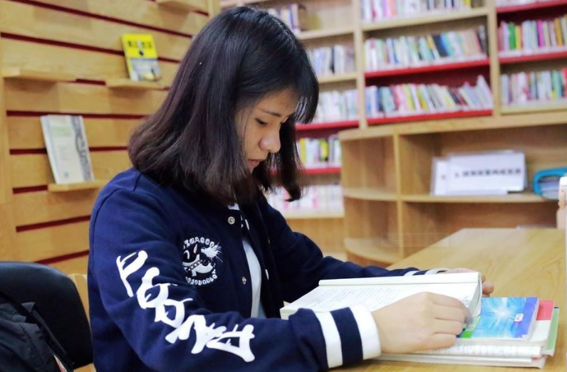 2021年各大学校放假时间出炉，假期时间或将延长，学生不喜反忧