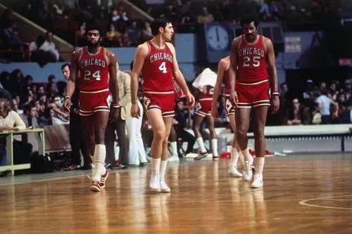 哪些球队是最后加入nba（NBA联盟的发展历程，以及几只王朝球队和标志性球星）