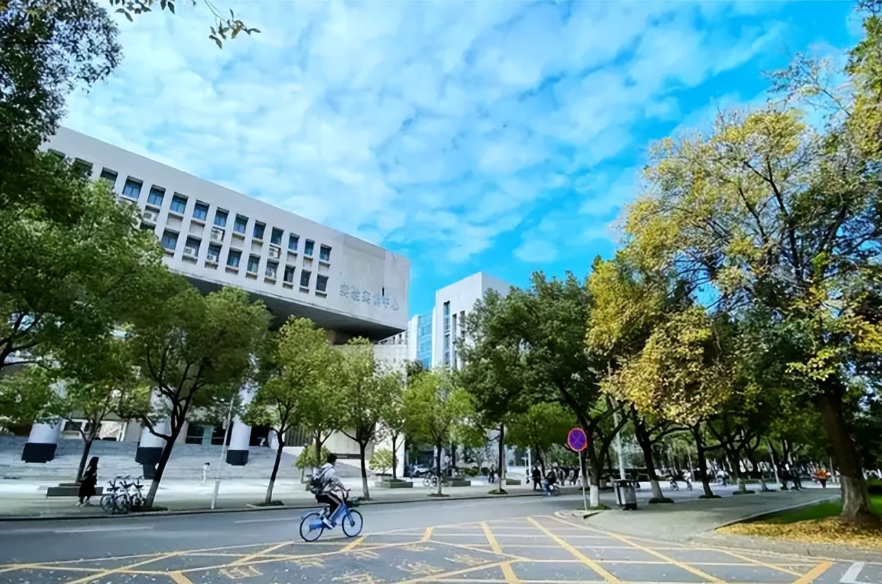 2022湖北高校预算排名公布！长江大学名副其实，湖北工业屈居第二