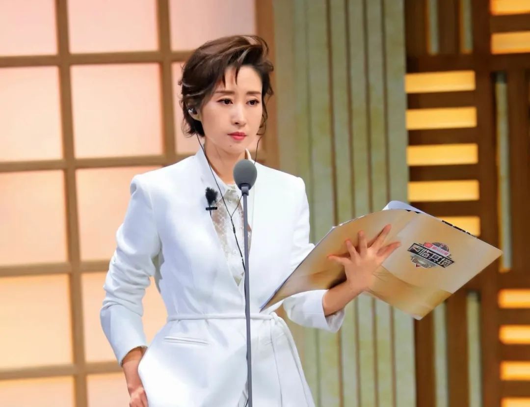 巩俐个人资料 巩俐简历个人照片-百科叔叔