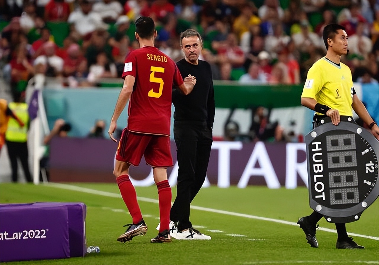 世界杯比賽歷史最大比分（7-0！世界杯超級慘案，FIFA第7狂刷凈勝球，恩里克破24年紀錄）