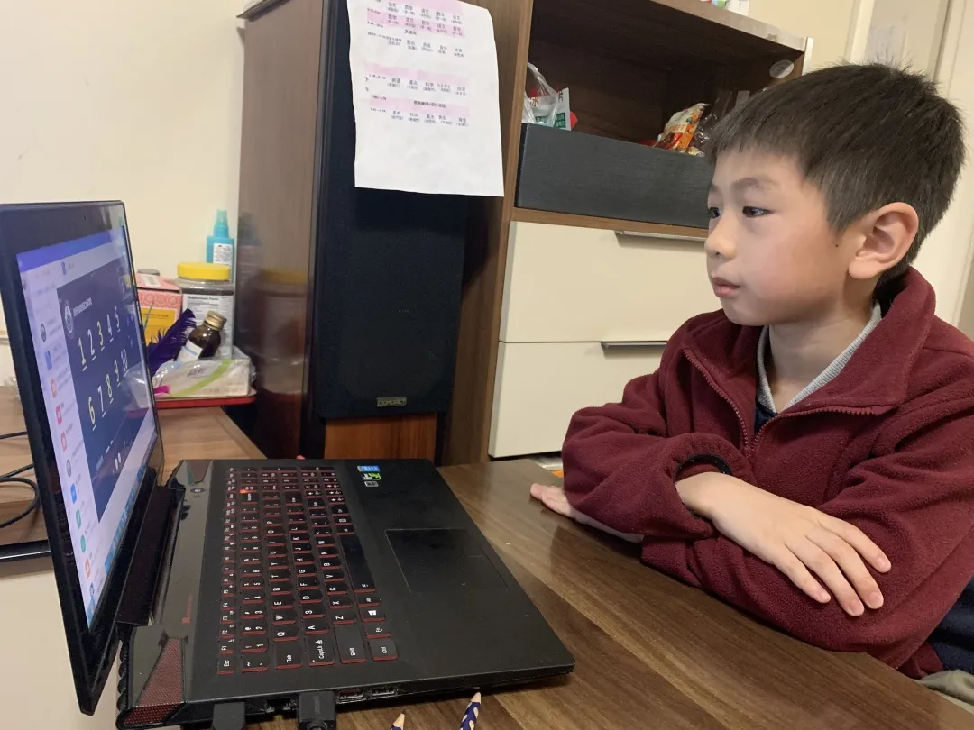 郑东新区文苑学校一二年级线上表现性评价：萌娃趣闯关 云端智慧行