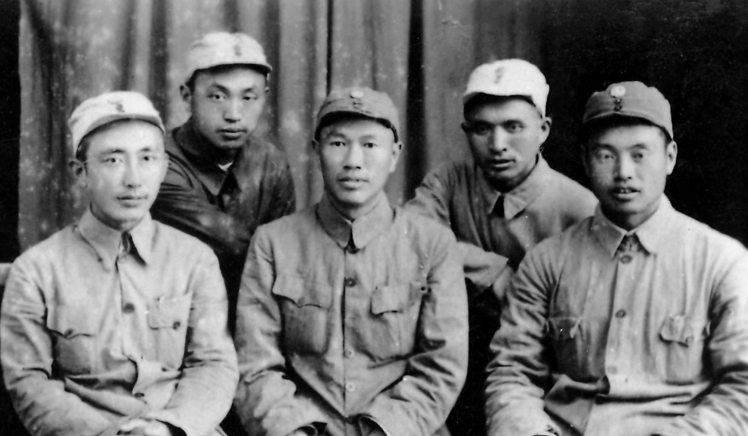盘点1955年授衔的十位国军起义将领，三位上将军衔，最低也是少将