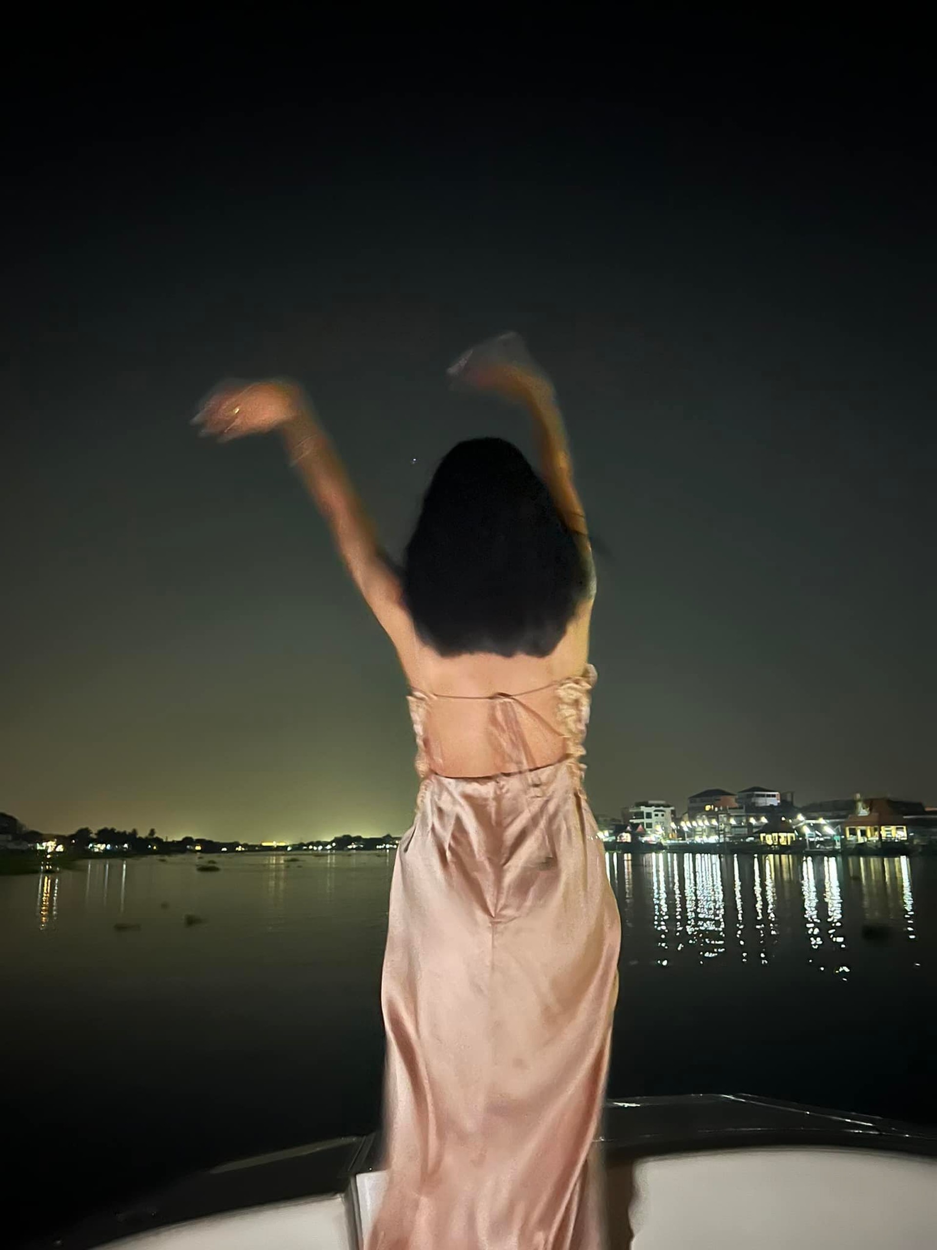 泰国女星离奇身亡！时隔4月 确发现2男扛尸画面