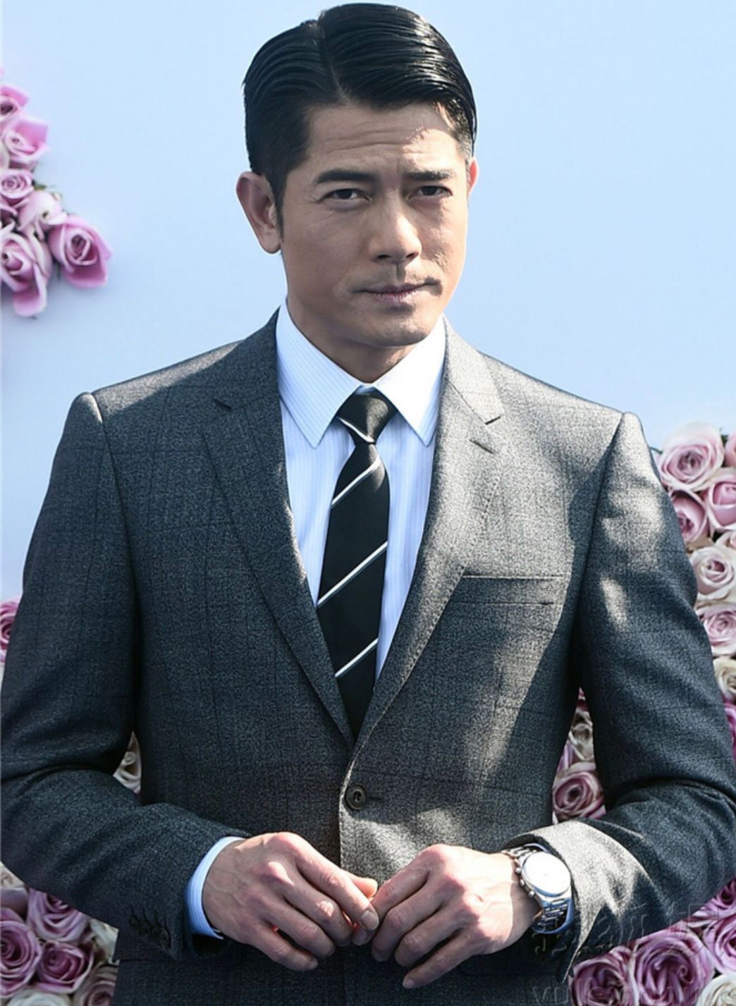 郭富城才是"反油腻"男人:西装笔挺,发型不乱,57岁不输小鲜肉