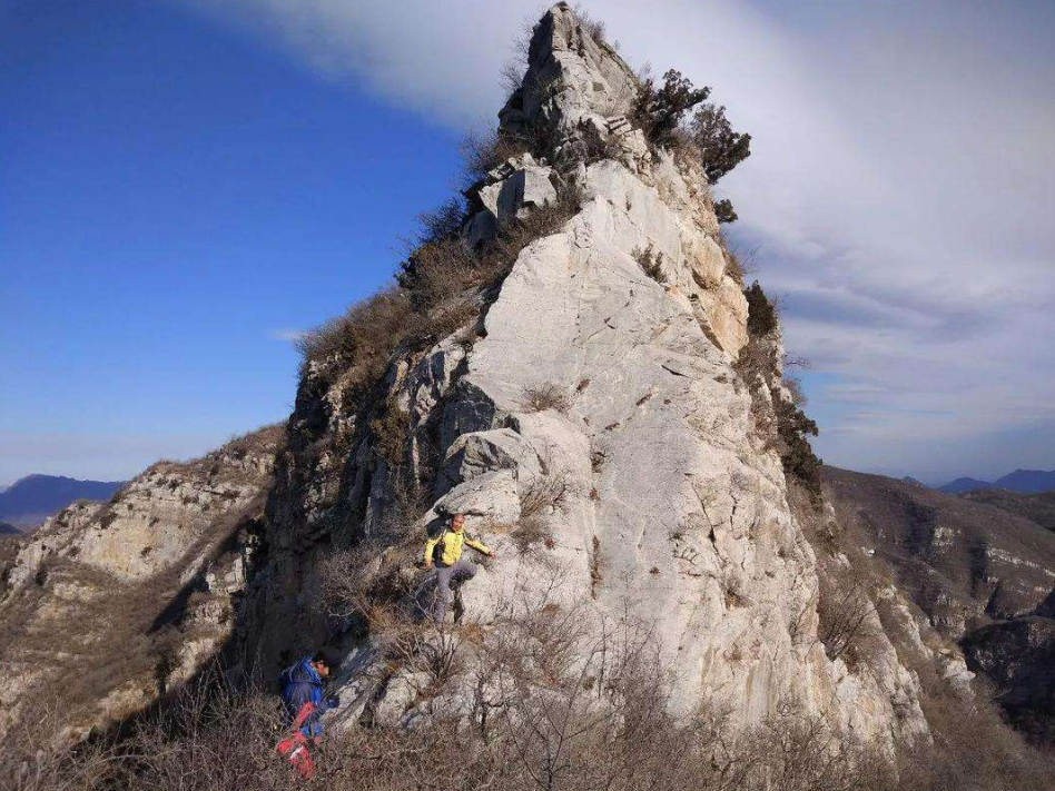 2008年北京教师任铁生爬山失踪，多方搜寻未果，留下纸条疑点重重