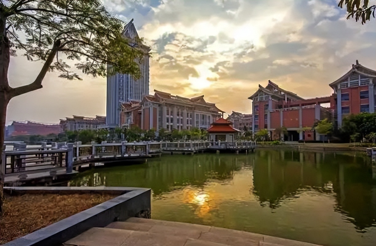 2022福建高校排名最新更：厦大一马当先，福建师大以下克上