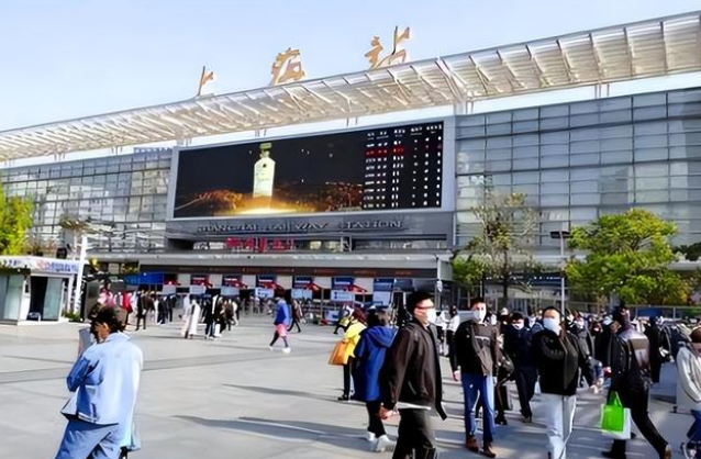 大学没课可以出去吗（上海多所高校提前放假）