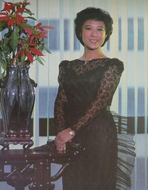 9位“妈妈专业户”：天生一张养尊处优脸，自带贵气，演不了穷人