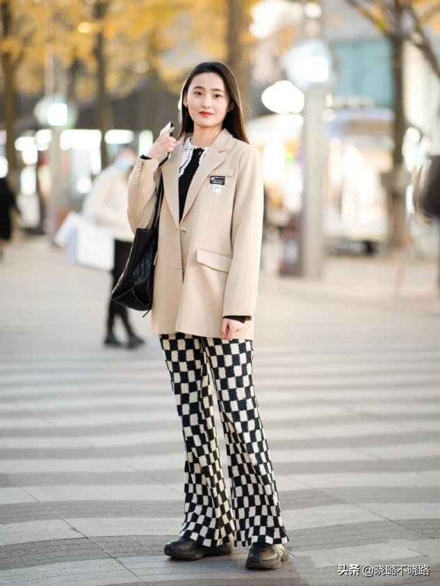 太古里街拍女孩真“会穿”，适合日常通勤还高级，每套都值得借鉴