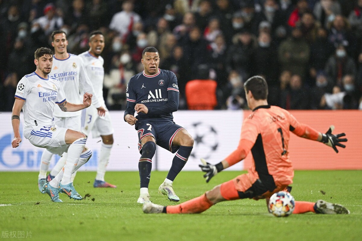 皇马0-1巴黎(欧冠-梅西失点 姆巴佩造点 读秒绝杀 大巴黎主场1-0皇马)