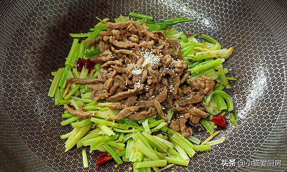圖片[10]-【芹菜炒肉】做法步驟圖 芹菜脆爽肉絲嫩滑 好吃下飯-起舞食譜網(wǎng)