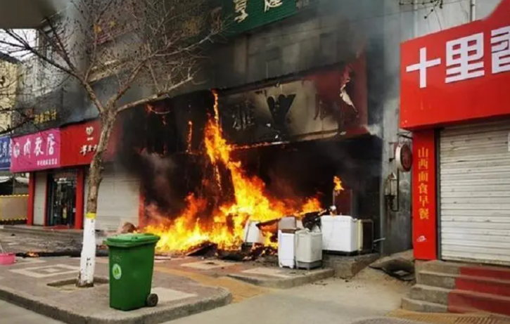 男逃犯潜逃十年，沿街乞讨为生，却残害23名乞丐：我嫌他们太脏